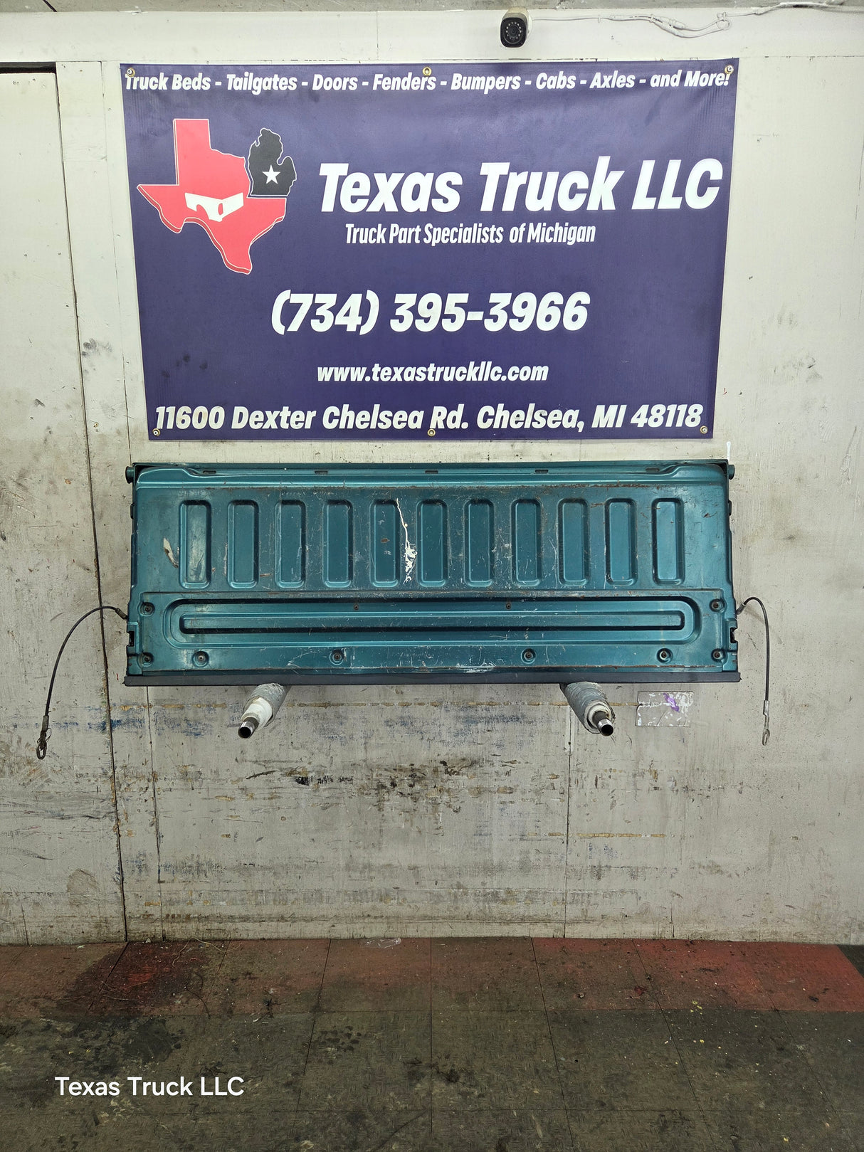 1997-2003 F150 / 1999-2007 Ford F250 F350 F450 F550 Super Duty Tailgate