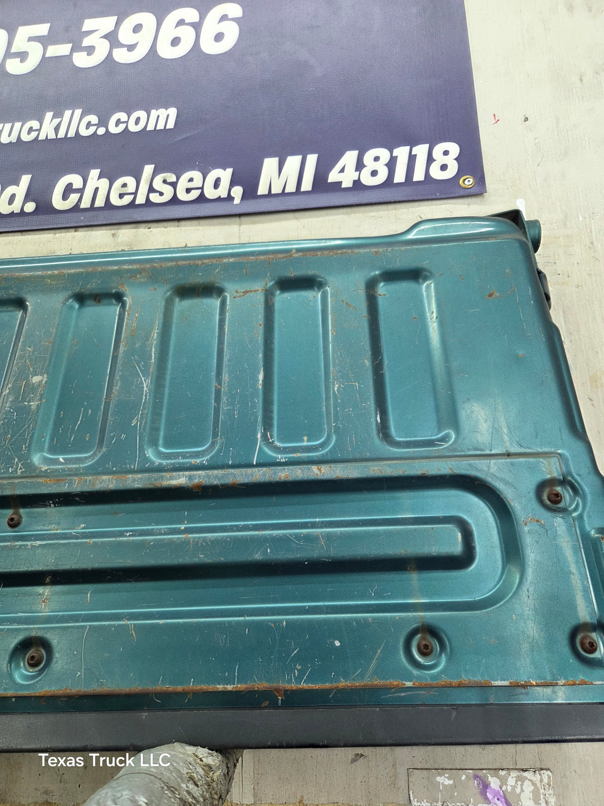 1997-2003 F150 / 1999-2007 Ford F250 F350 F450 F550 Super Duty Tailgate