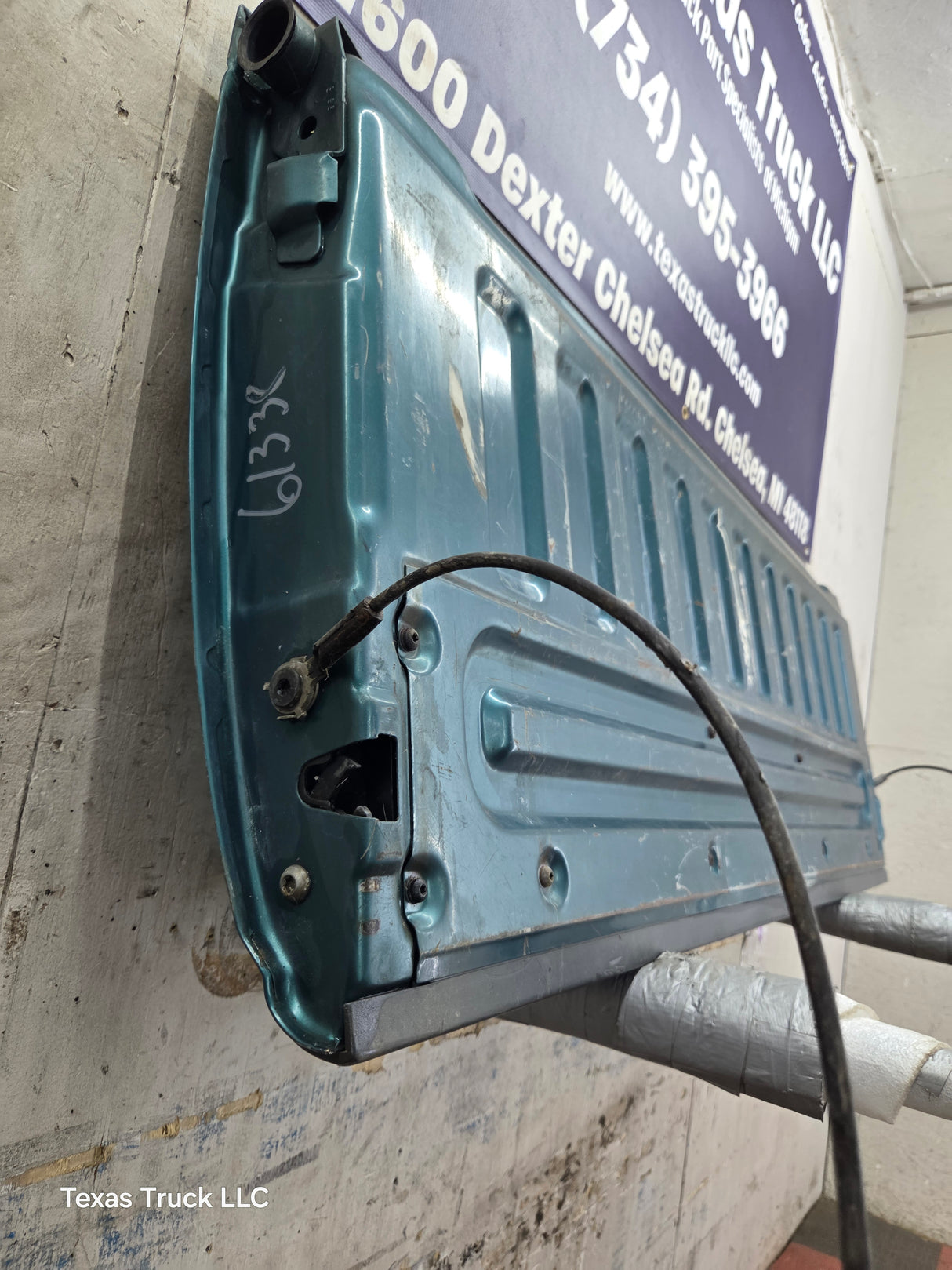 1997-2003 F150 / 1999-2007 Ford F250 F350 F450 F550 Super Duty Tailgate
