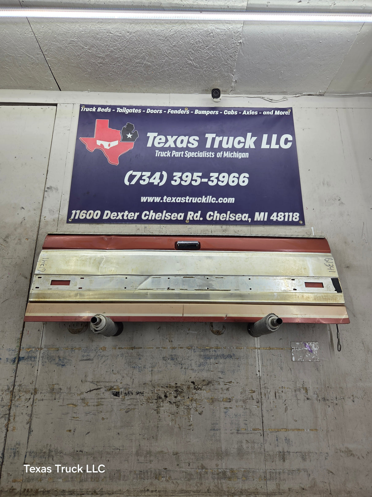 1980-1986 Bullnose / Bricknose / OBS Ford F100 F150 F250 F350 Tailgate