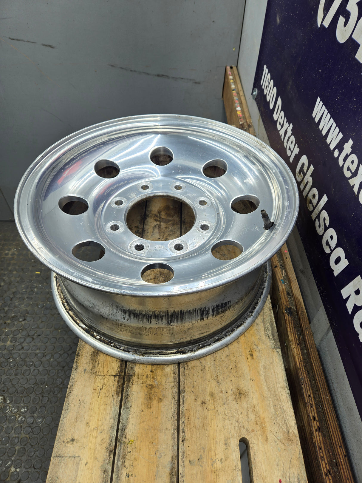 1999-2004 Ford F250 F350 Super Duty Excursion 16 x 7" Polished Aluminum Wheel Rim 8 x 170