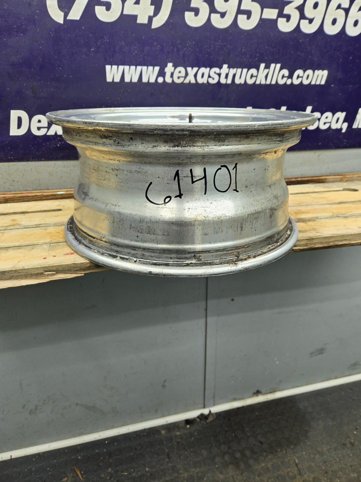 1999-2004 Ford F250 F350 Super Duty Excursion 16 x 7" Polished Aluminum Wheel Rim 8 x 170