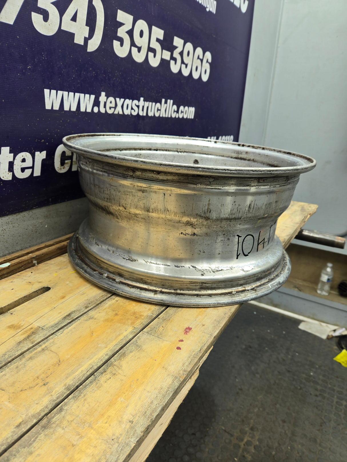 1999-2004 Ford F250 F350 Super Duty Excursion 16 x 7" Polished Aluminum Wheel Rim 8 x 170