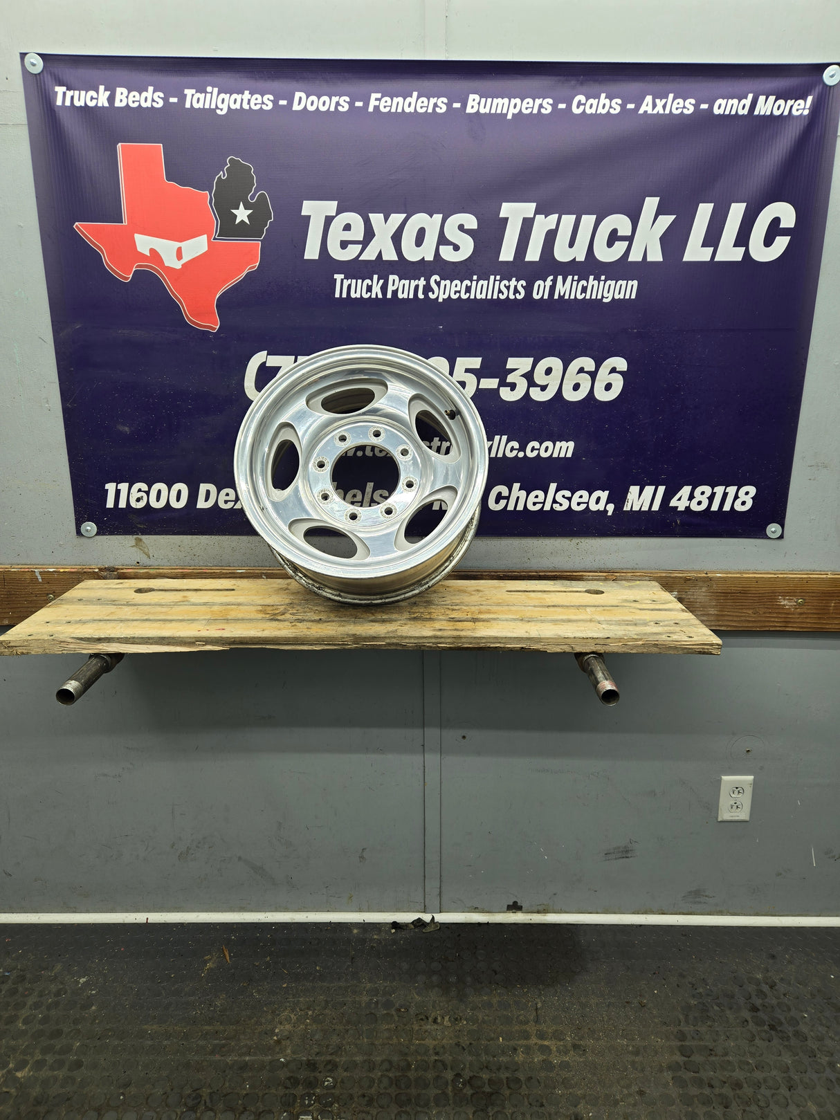 1999-2004 Ford F250 F350 Super Duty Excursion 16" Polished Aluminum Wheel Rim