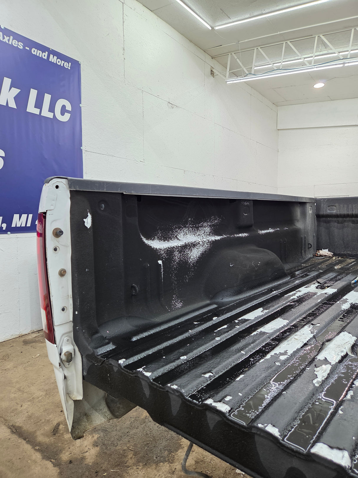 2007-2013 GMC Sierra 1500 2500 3500 HD 8' Long Truck Bed