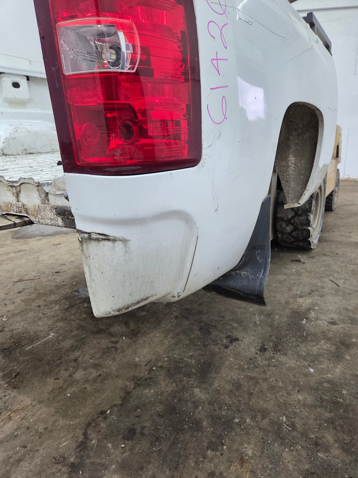 2007-2013 Chevrolet Silverado 1500 2500 3500 HD 6' 6" Short Truck Bed