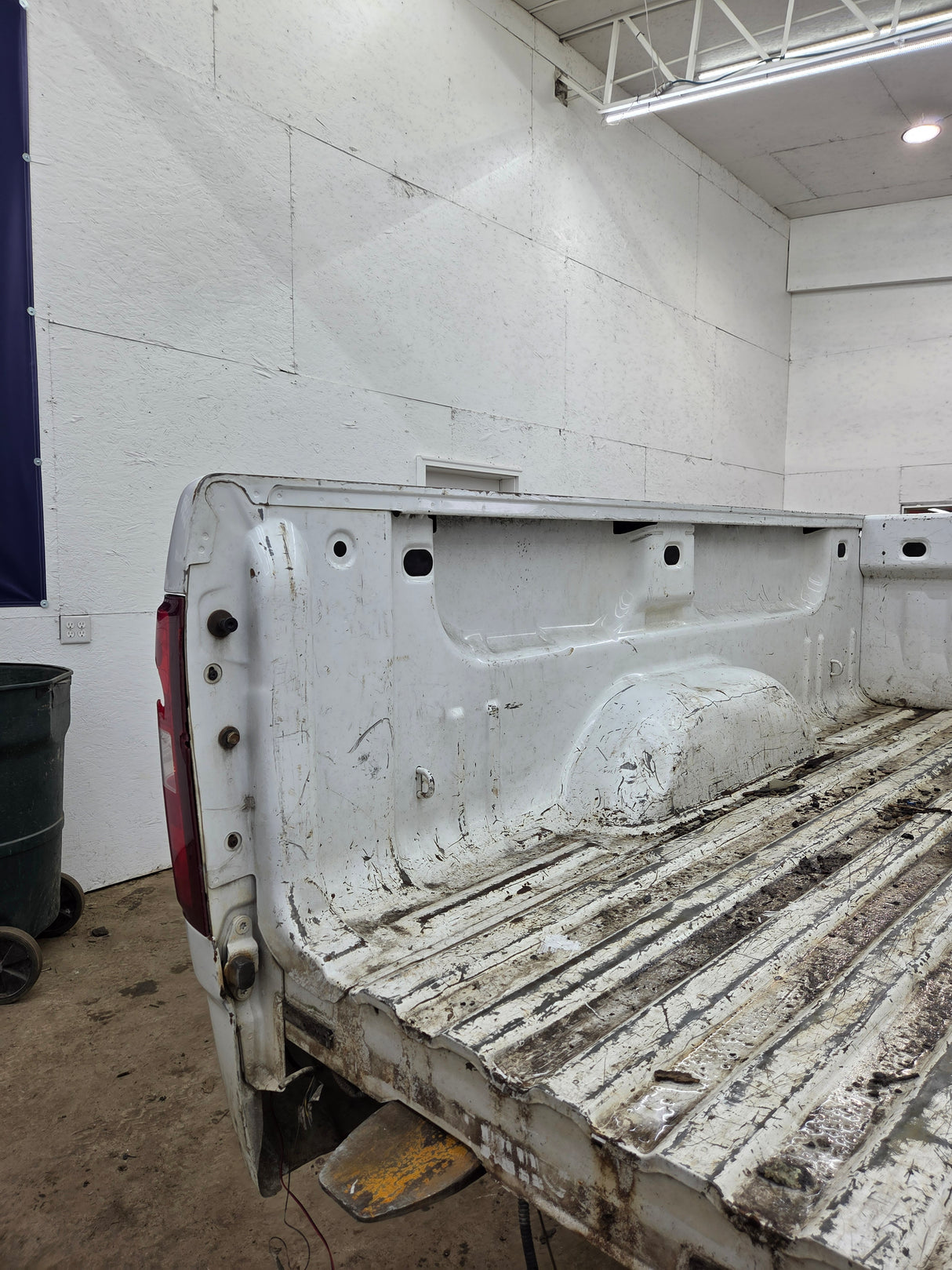 2007-2013 Chevrolet Silverado 1500 2500 3500 HD 6' 6" Short Truck Bed