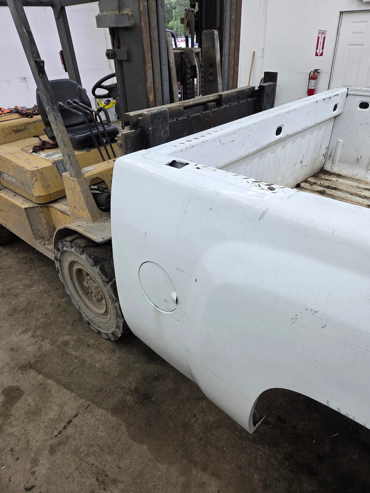 2007-2013 Chevrolet Silverado 1500 2500 3500 HD 6' 6" Short Truck Bed