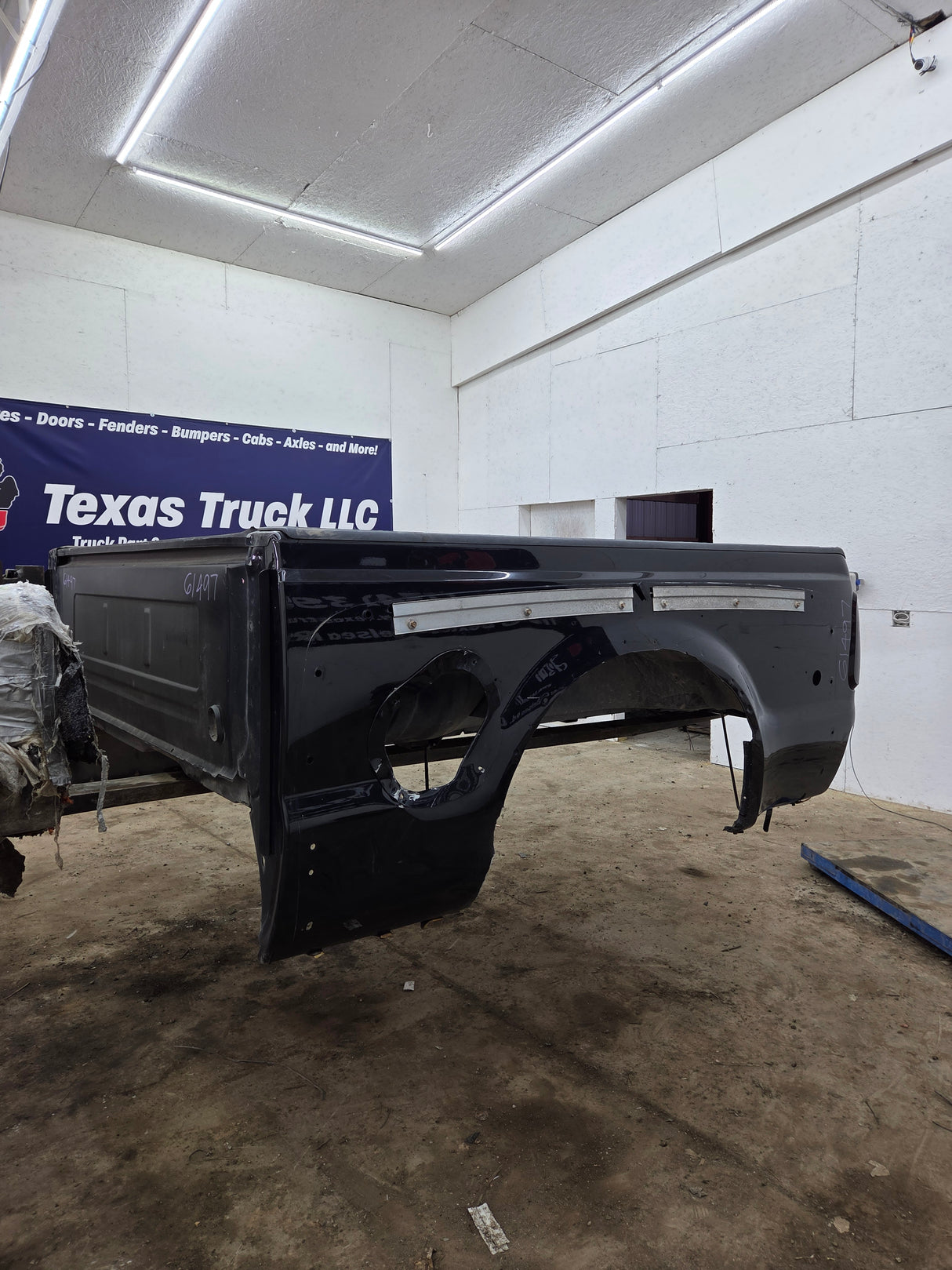 1999-2010 Ford Super Duty F250 F350 6' 9" Dually Short Truck Bed