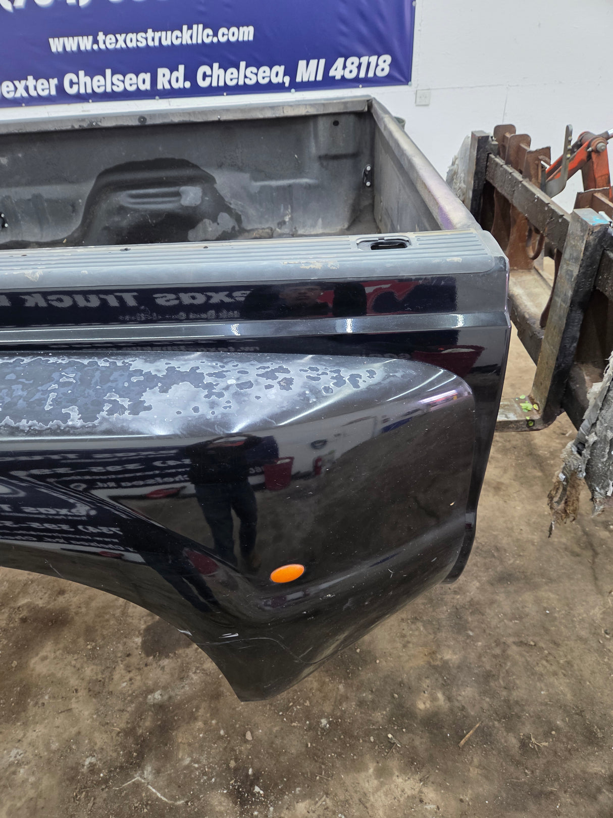 1999-2010 Ford Super Duty F250 F350 6' 9" Dually Short Truck Bed
