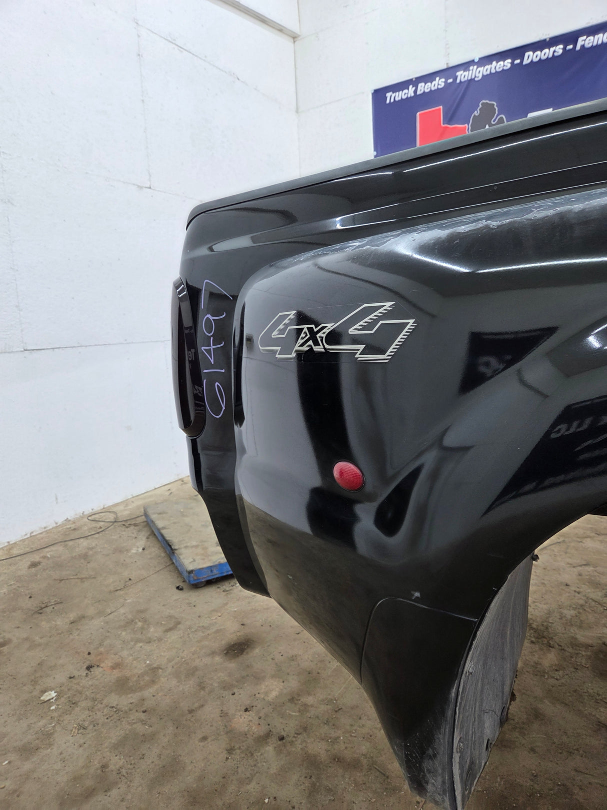1999-2010 Ford Super Duty F250 F350 6' 9" Dually Short Truck Bed