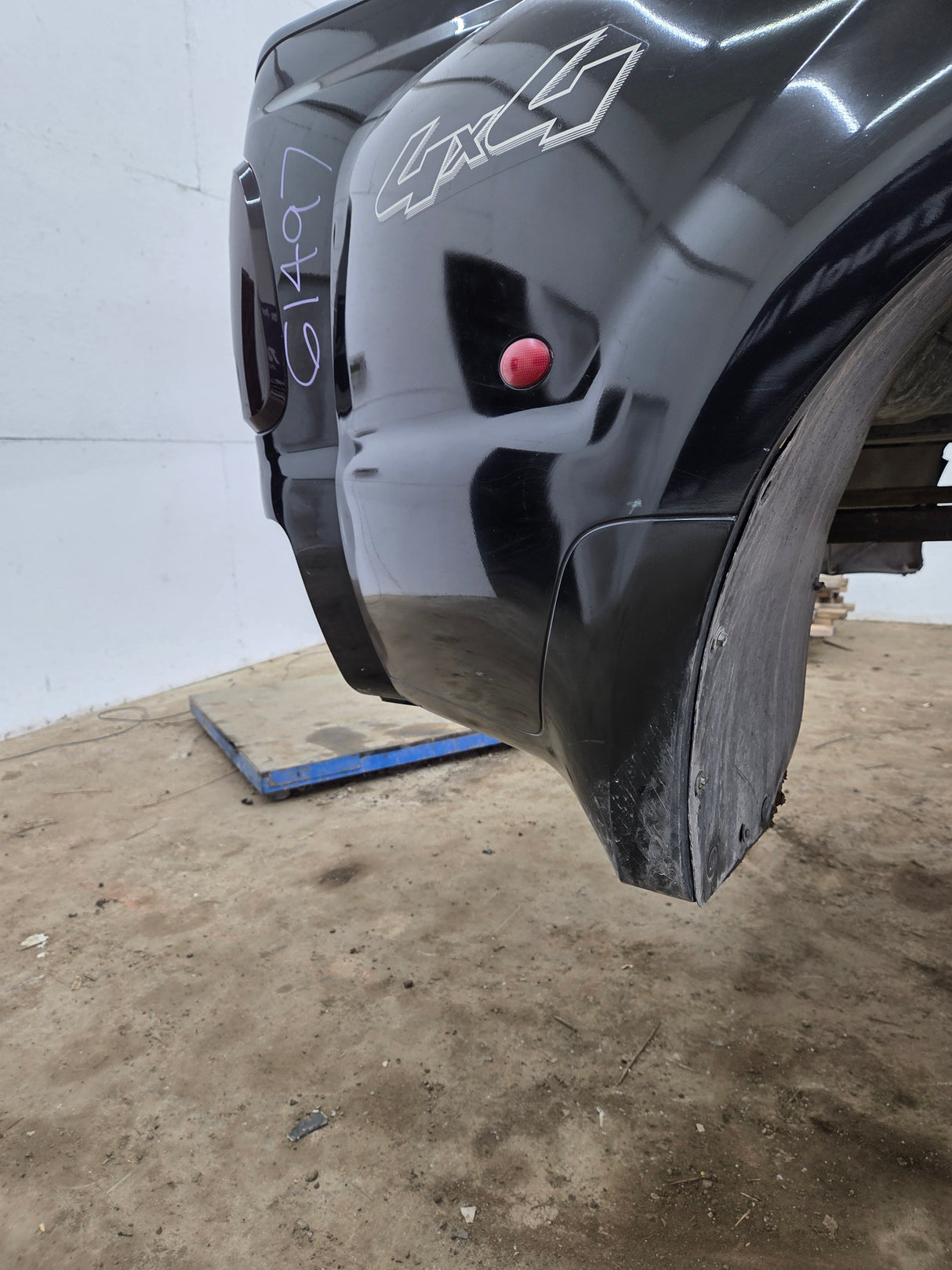 1999-2010 Ford Super Duty F250 F350 6' 9" Dually Short Truck Bed