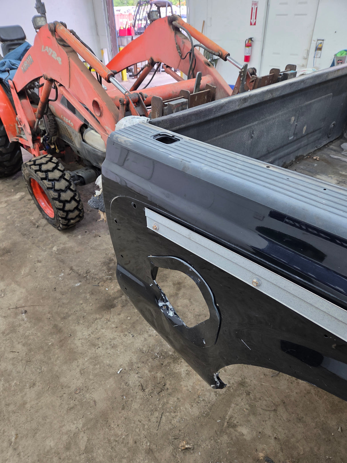1999-2010 Ford Super Duty F250 F350 6' 9" Dually Short Truck Bed