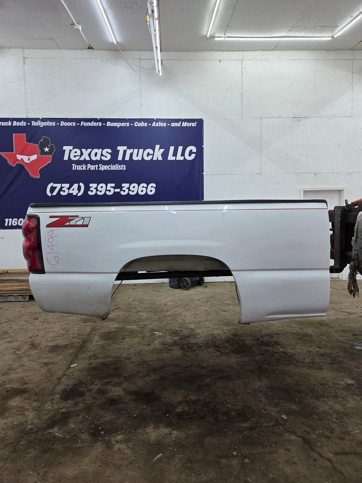 1999-2007 Chevrolet Silverado / GMC Sierra 1500 2500HD 3500HD 6' 6" Short Truck Bed