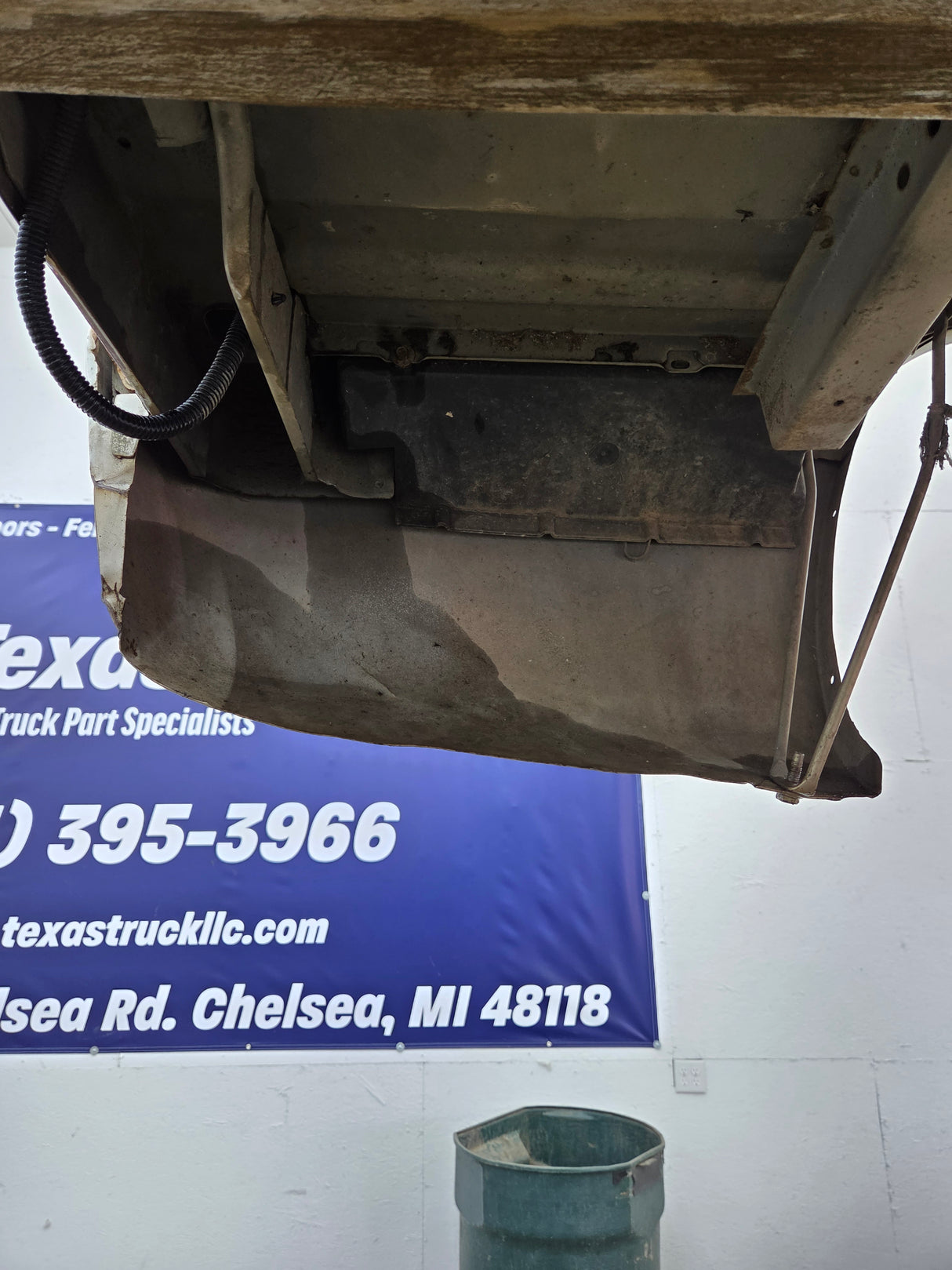 1999-2007 Chevrolet Silverado / GMC Sierra 1500 2500HD 3500HD 6' 6" Short Truck Bed