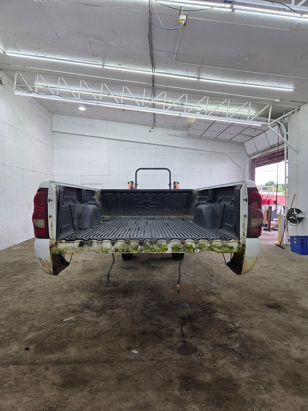 1999-2007 Chevrolet Silverado / GMC Sierra 1500 2500 3500 HD 8' Long Bed Truck Bed