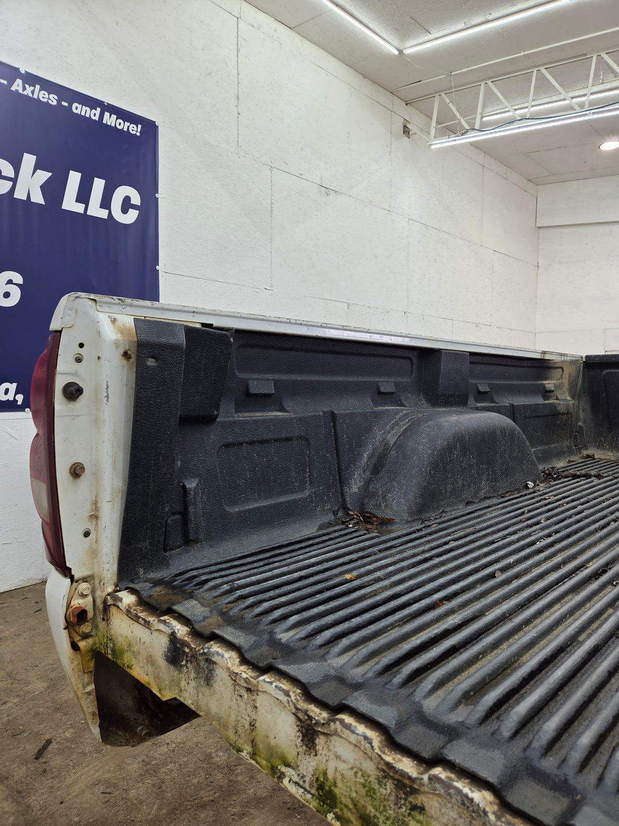 1999-2007 Chevrolet Silverado / GMC Sierra 1500 2500 3500 HD 8' Long Bed Truck Bed