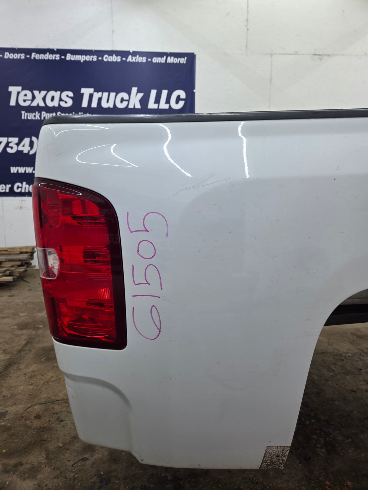 2007-2013 Chevrolet Silverado 1500 2500 3500 HD 6' 6" Short Truck Bed