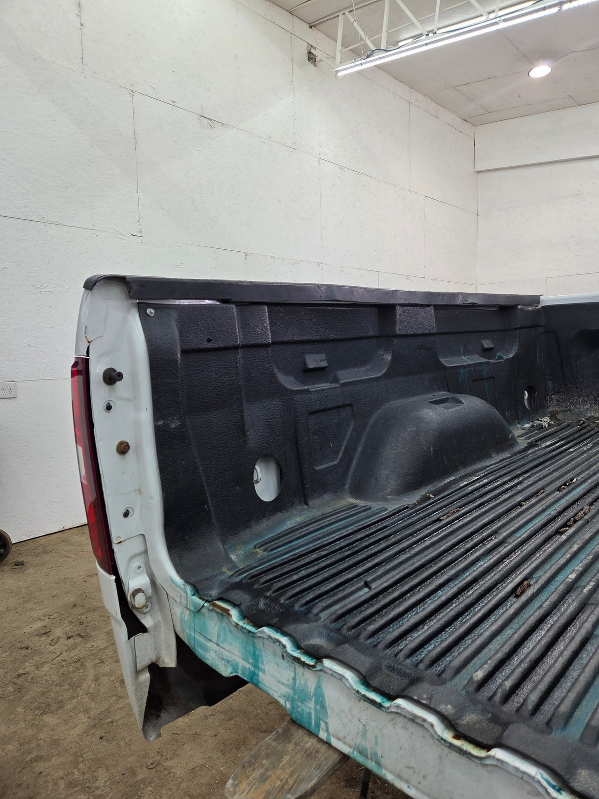 2007-2013 Chevrolet Silverado 1500 2500 3500 HD 6' 6" Short Truck Bed