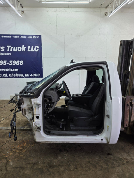 2007-2013 Chevrolet Silverado / GMC Sierra 1500 2500 3500 HD Regular Cab