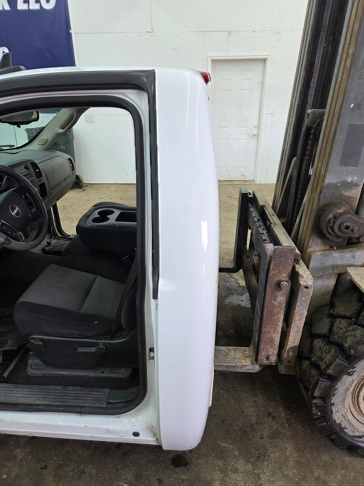 2007-2013 Chevrolet Silverado / GMC Sierra 1500 2500 3500 HD Regular Cab