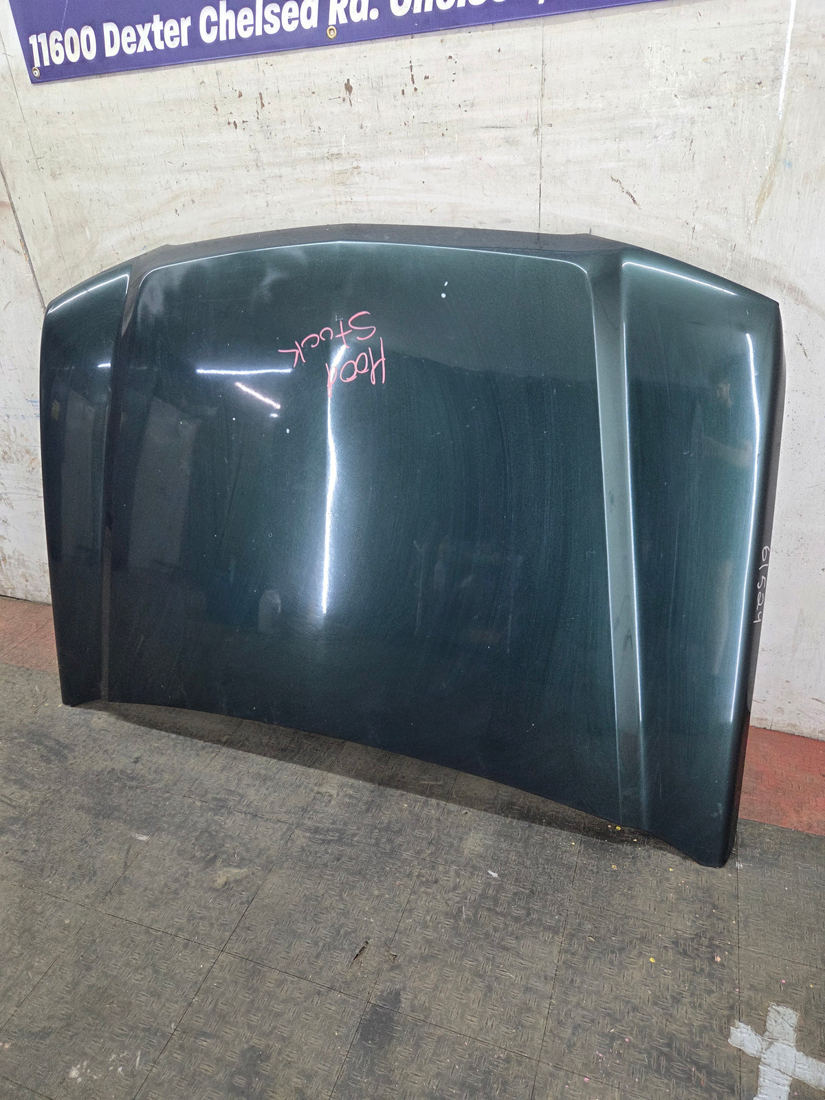 2003-2006 Chevrolet Silverado 2500 3500 Cateye HD Hood OEM