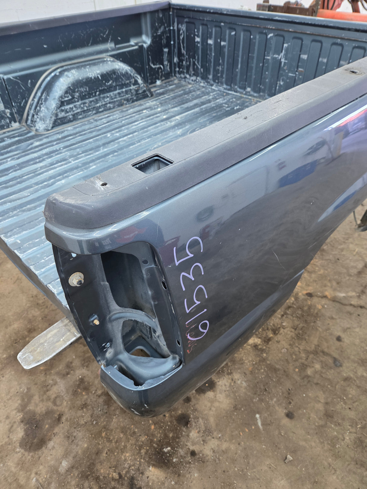 1999-2007 Chevrolet Silverado / GMC Sierra 1500 5' 8" Short Truck Bed
