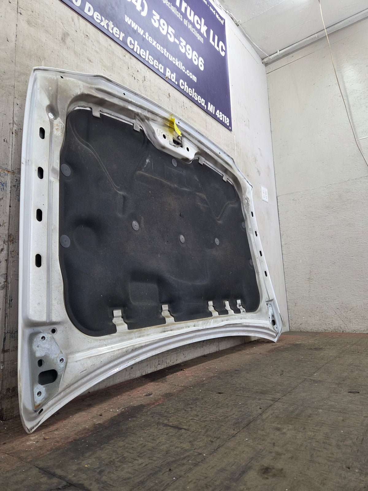 1999-2006 GMC Sierra 1500 2500 3500 Hood