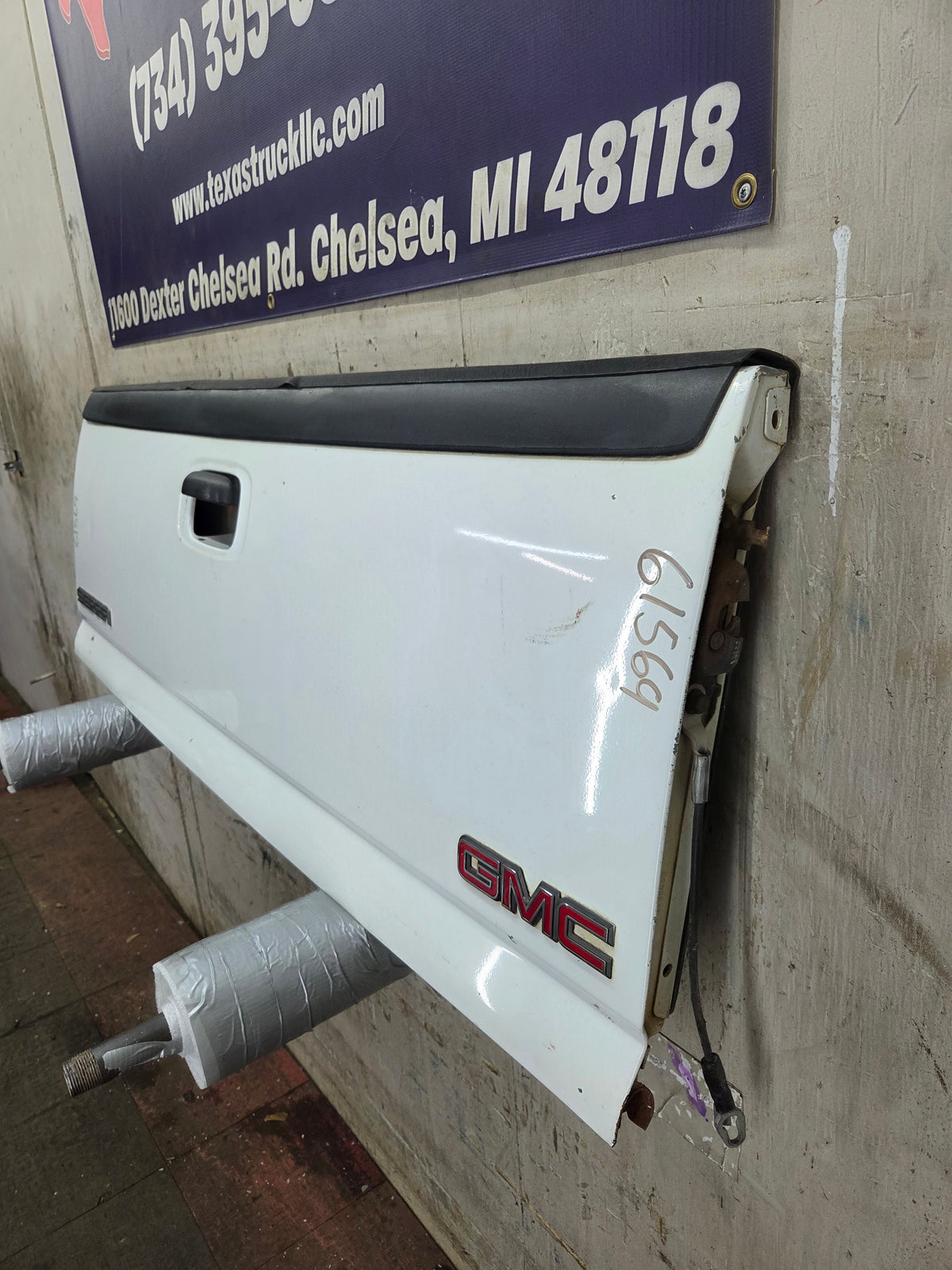 1999-2007 Chevrolet Silverado / GMC Sierra 1500 2500 3500 Tailgate