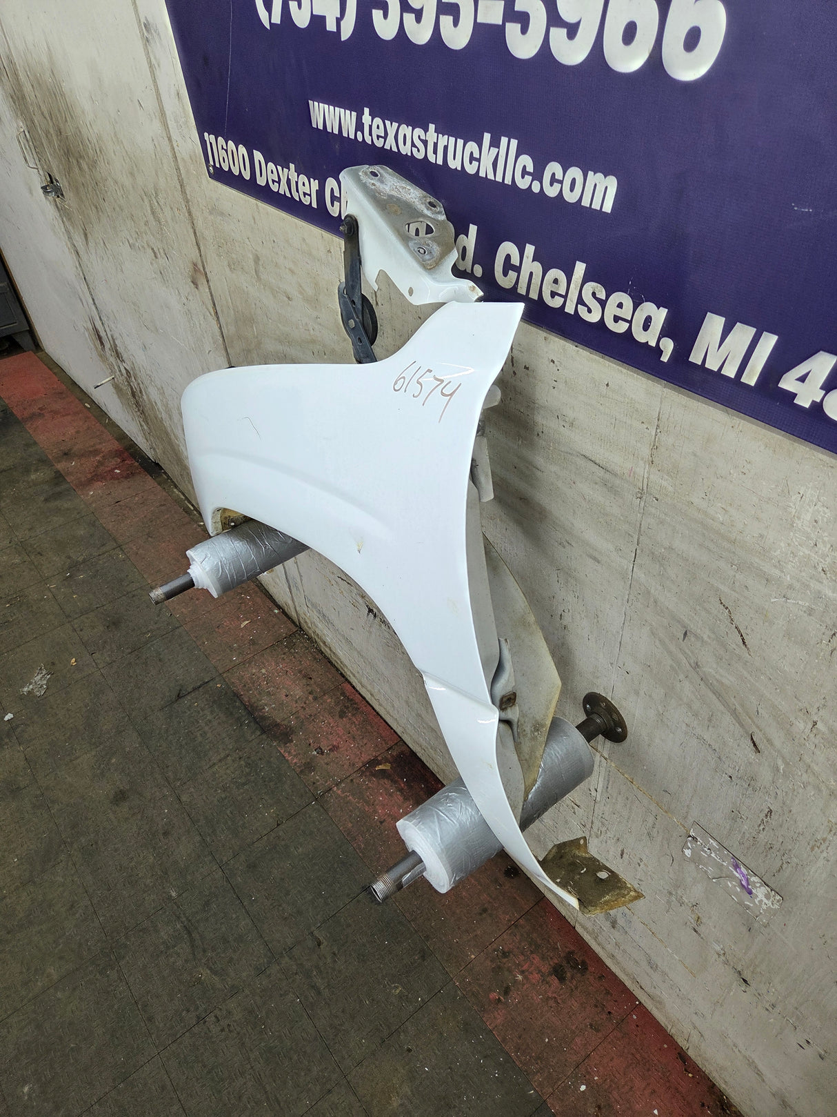 1999-2006 GMC Sierra / Yukon 1500 2500 3500 HD Driver Front Fender