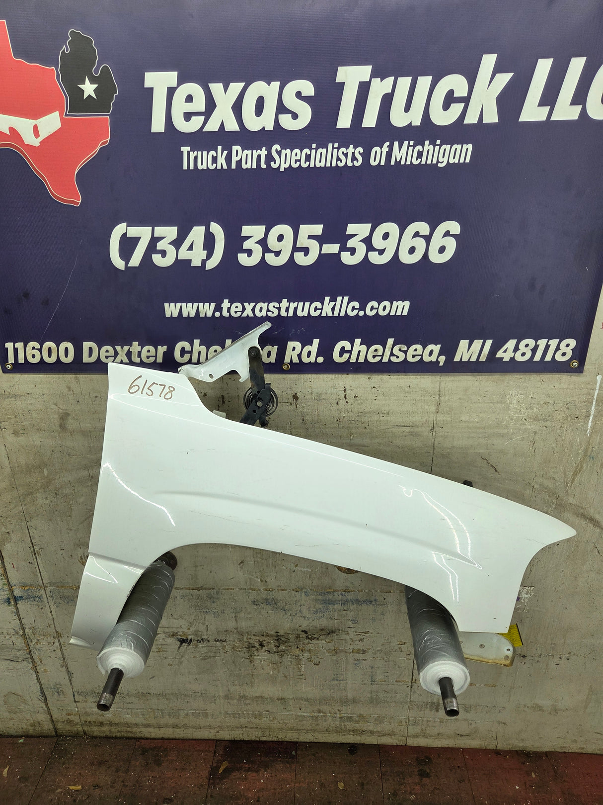 1999-2006 GMC Sierra / Yukon 1500 2500 3500 HD Passenger Side Front Fender