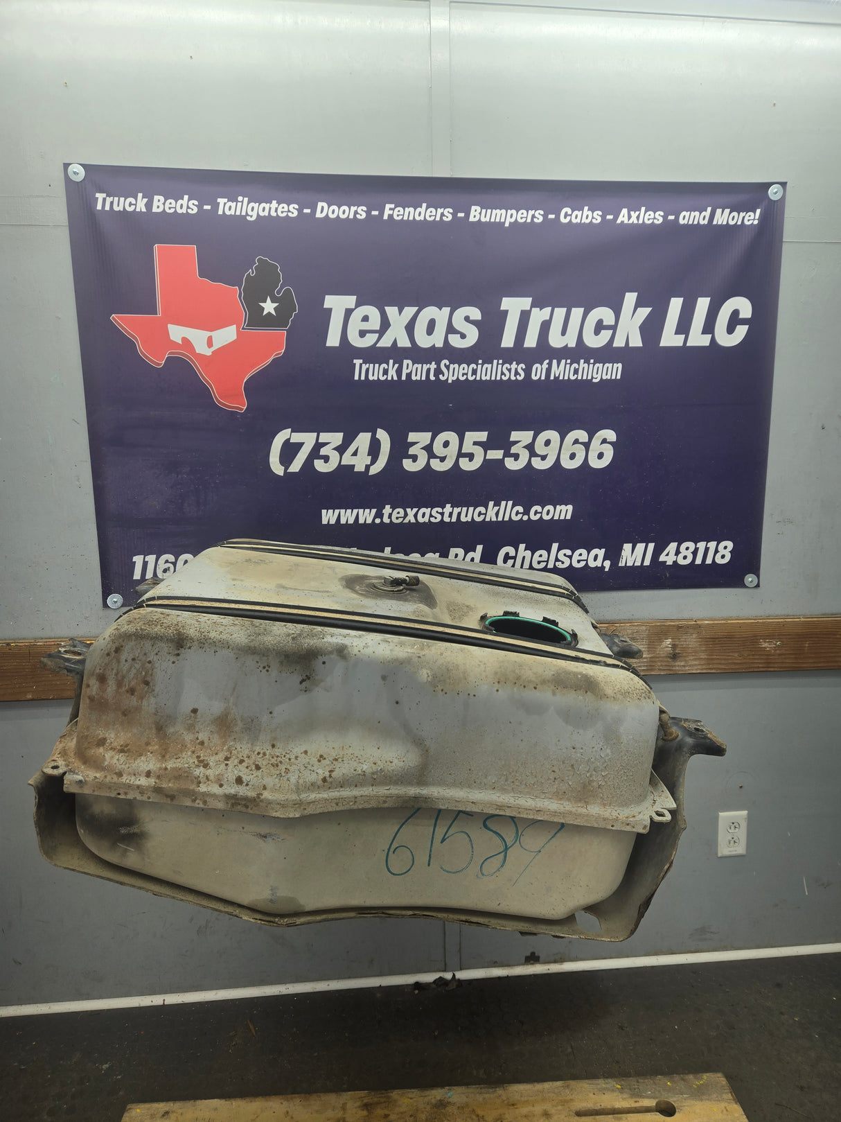 2011-2016 Ford Super Duty F350 F450 F550 Cab & Chassis Fuel Tank Rear mount behind the axle