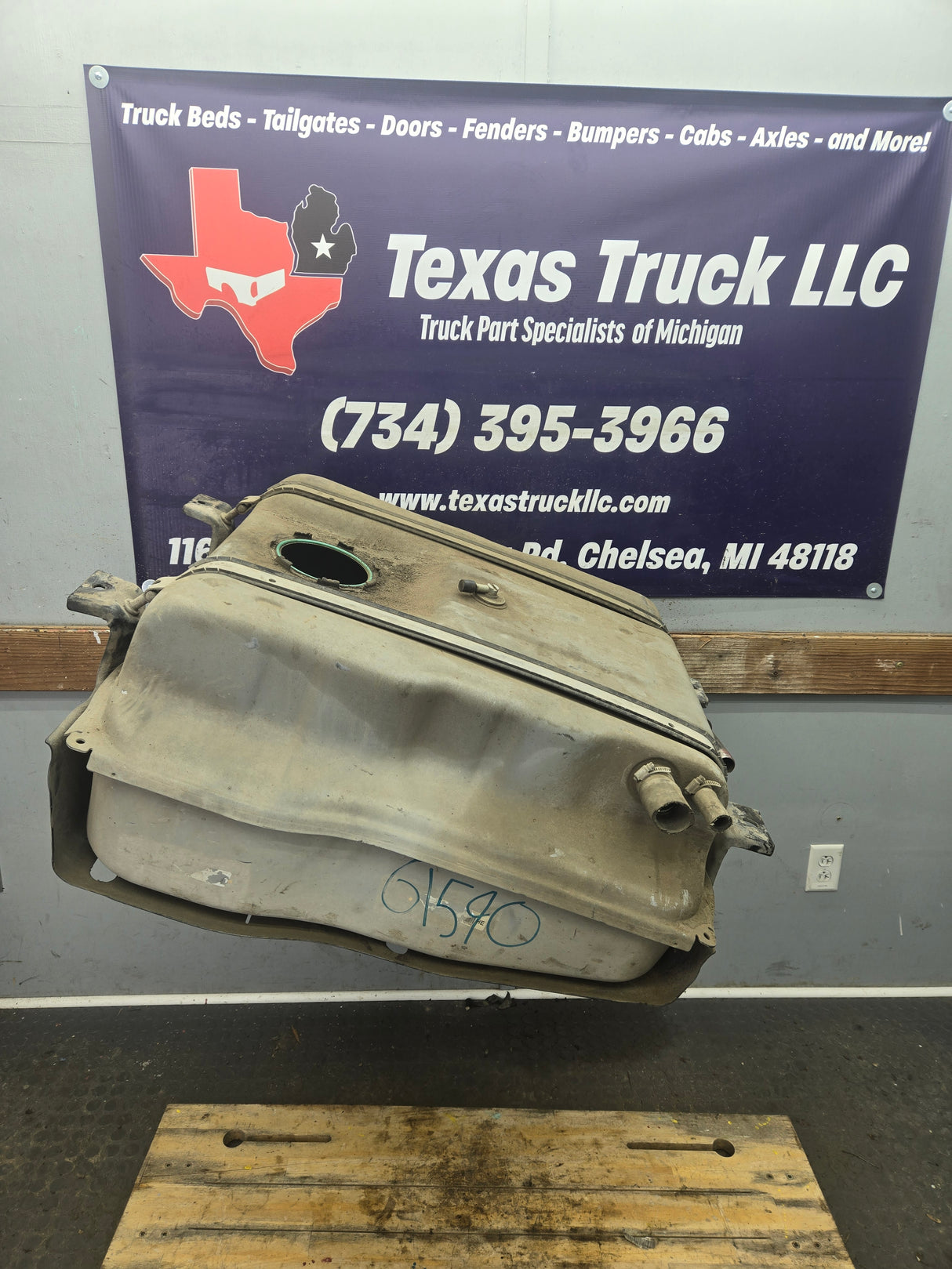 2011-2016 Ford Super Duty F350 F450 F550 Cab & Chassis Fuel Tank Rear mount behind the axle