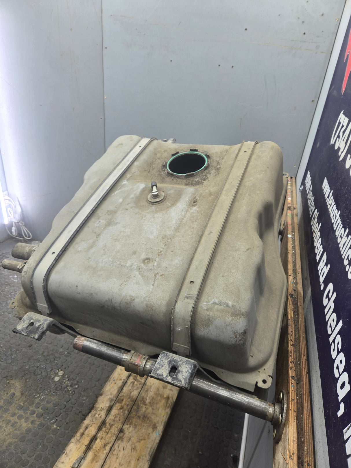 2011-2016 Ford Super Duty F350 F450 F550 Cab & Chassis Fuel Tank Rear mount behind the axle