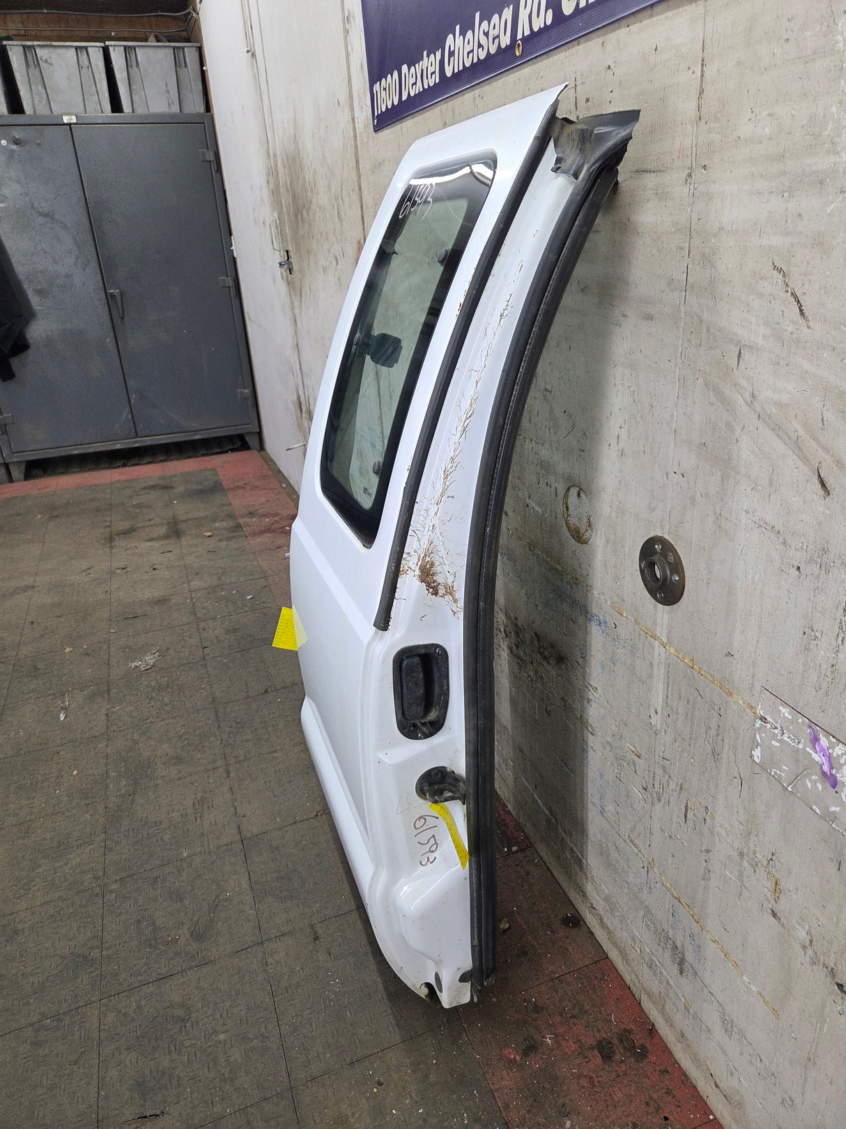 1999-2007 Ford Super Duty F250 F350 F450 F550 RH Extended Cab Passenger Rear Door