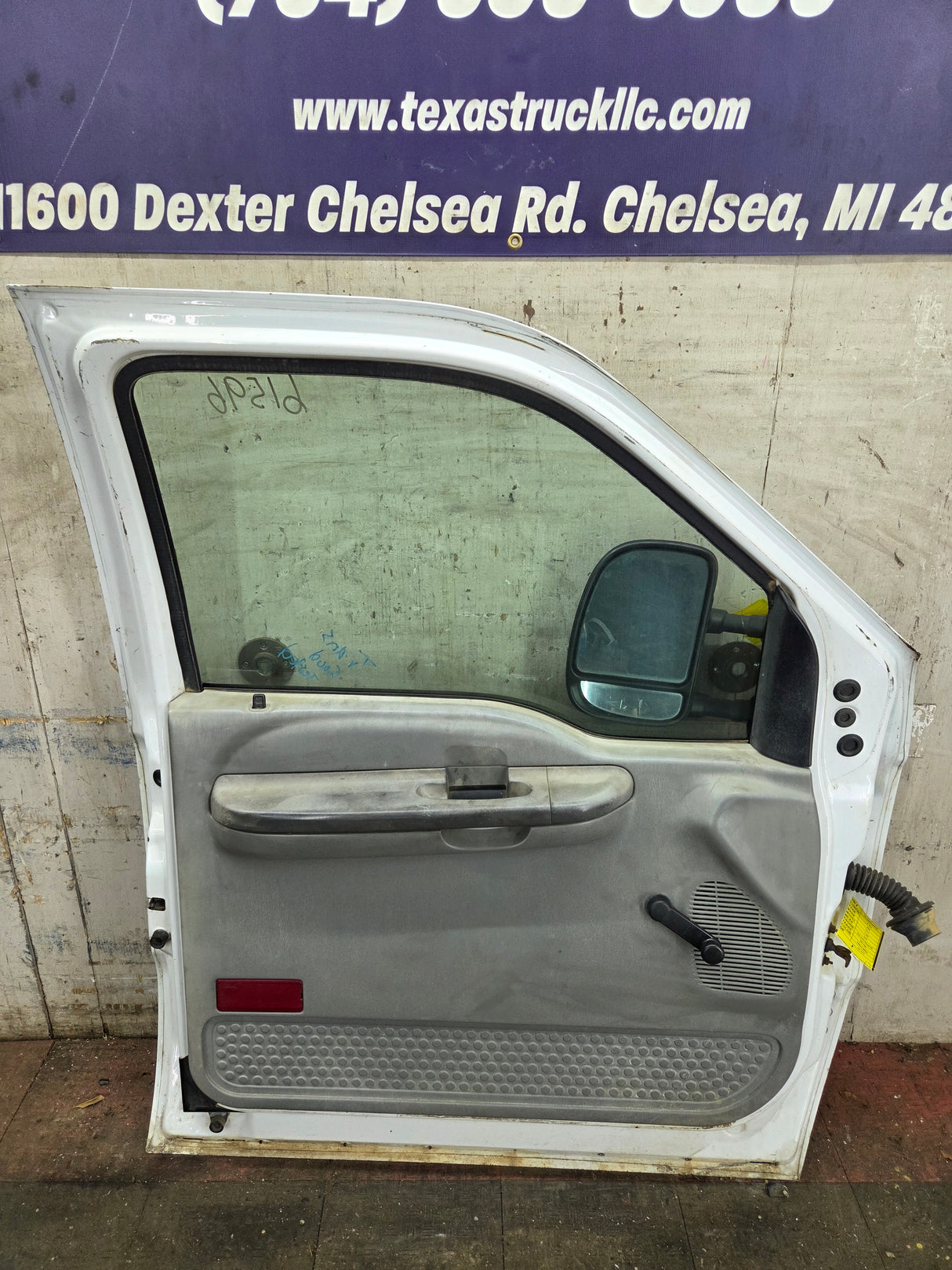 1999-2011 Ford Super Duty LH Driver Side Front Door F250 F350 F450 F550