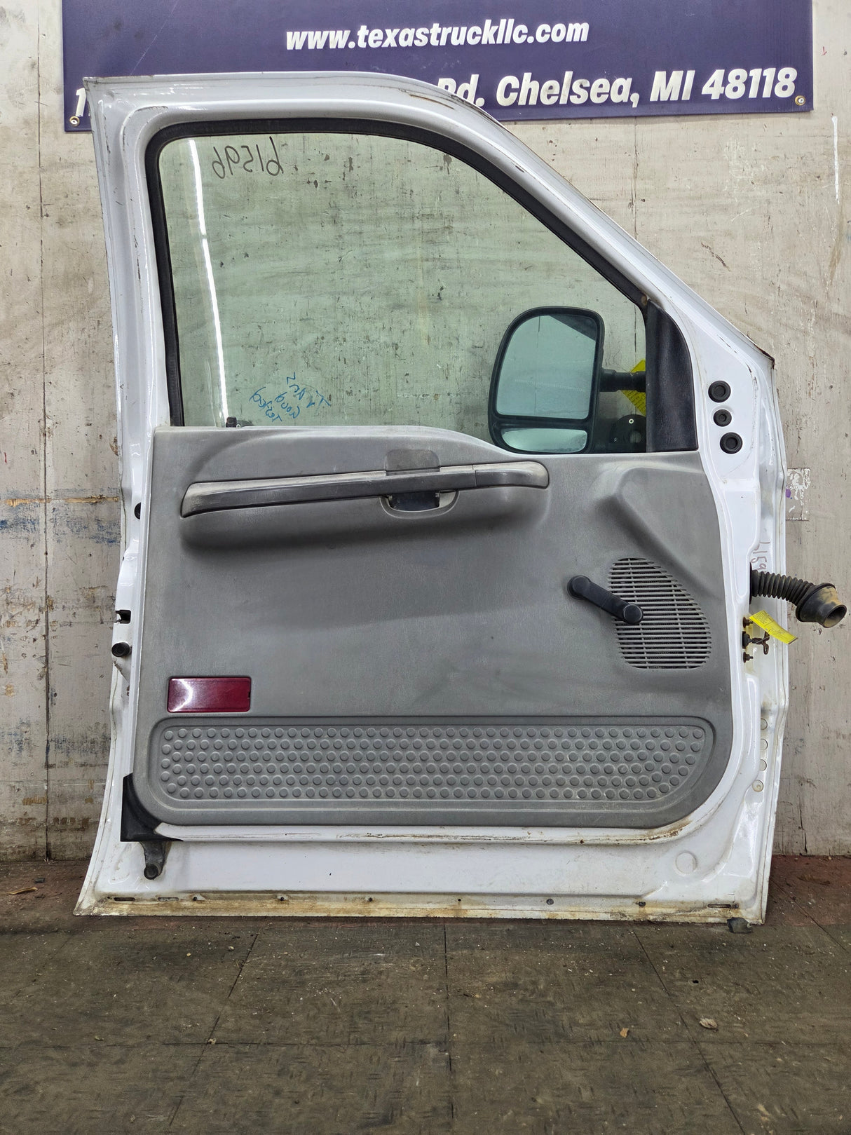 1999-2011 Ford Super Duty LH Driver Side Front Door F250 F350 F450 F550