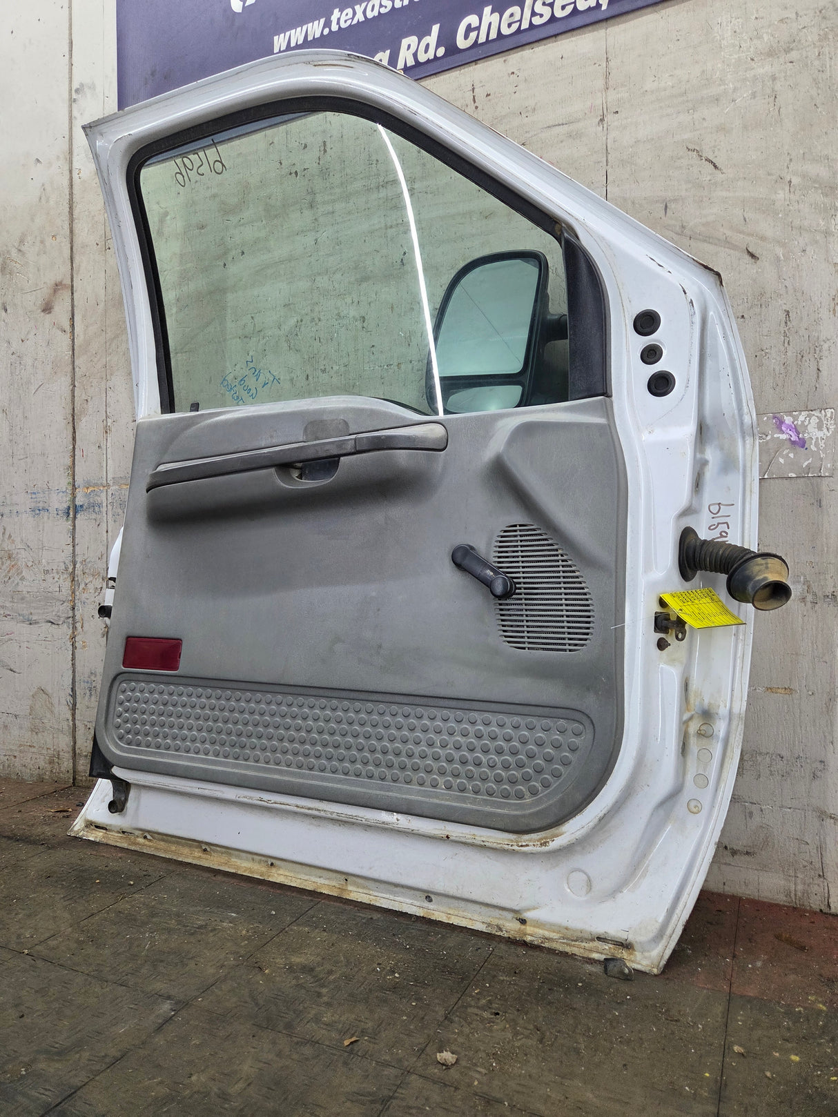 1999-2011 Ford Super Duty LH Driver Side Front Door F250 F350 F450 F550