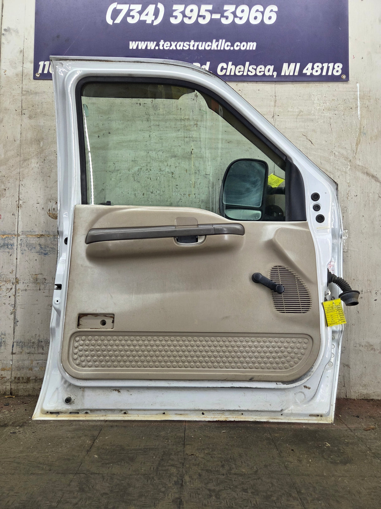 1999-2011 Ford Super Duty LH Driver Side Front Door F250 F350 F450 F550