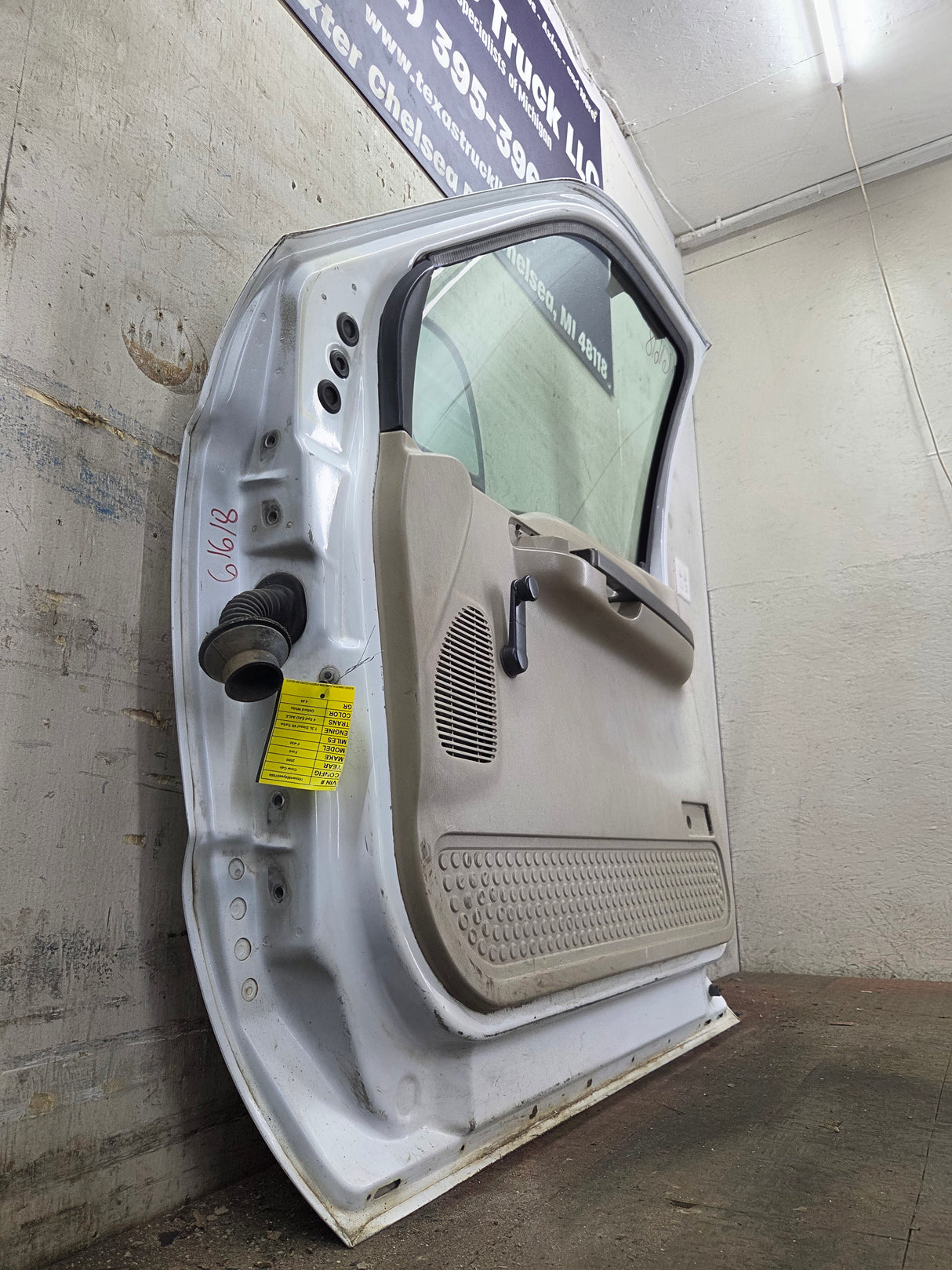 1999-2011 Ford Super Duty RH Passenger Side Front Door F250 F350 F450 F550