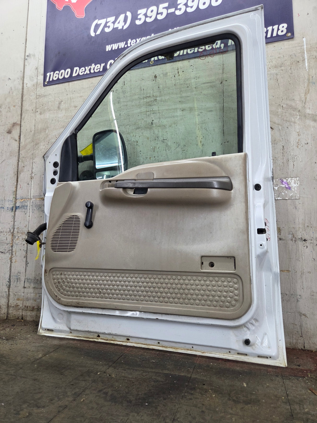 1999-2011 Ford Super Duty RH Passenger Side Front Door F250 F350 F450 F550