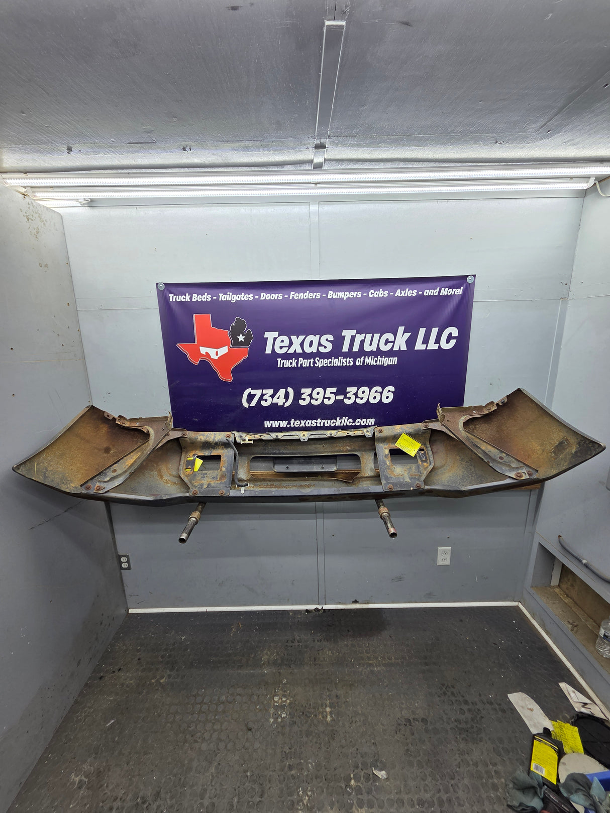 1999-2004 Ford Super Duty F250 F350 F450 F550 Excursion Front Bumper