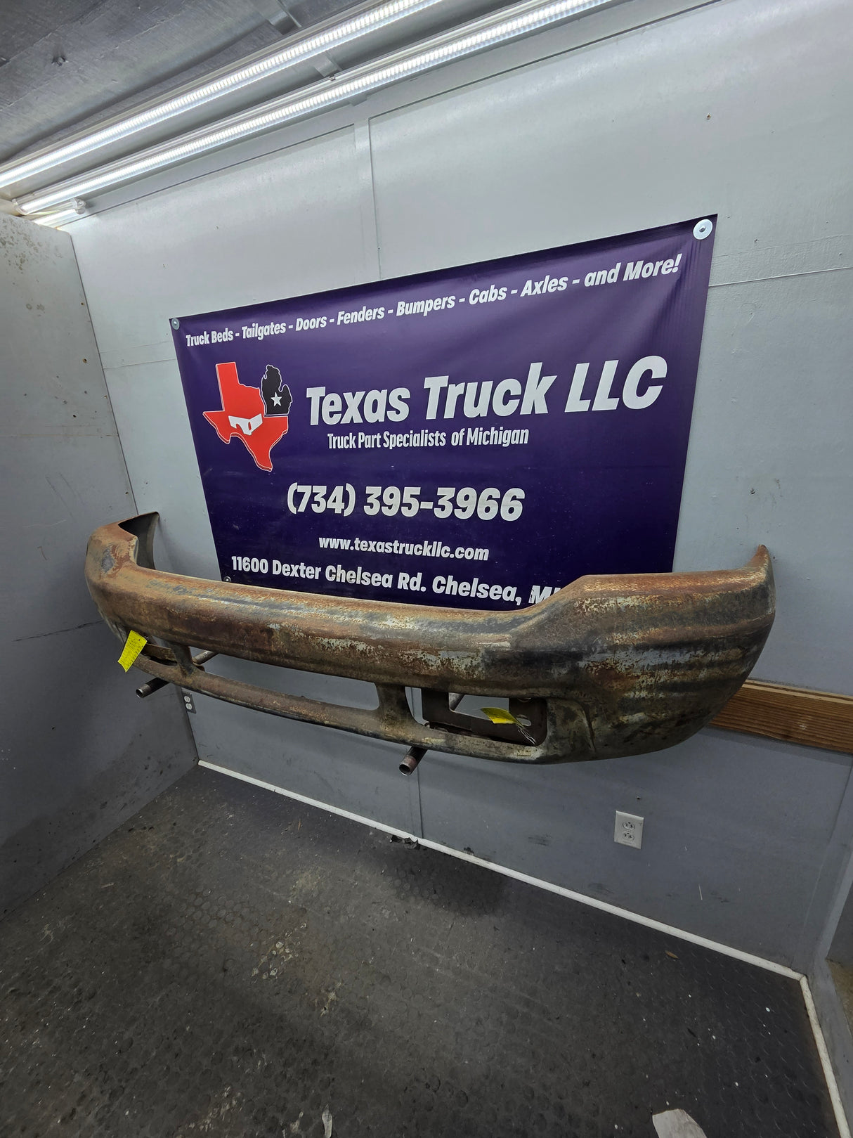 1999-2004 Ford Super Duty F250 F350 F450 F550 Excursion Front Bumper