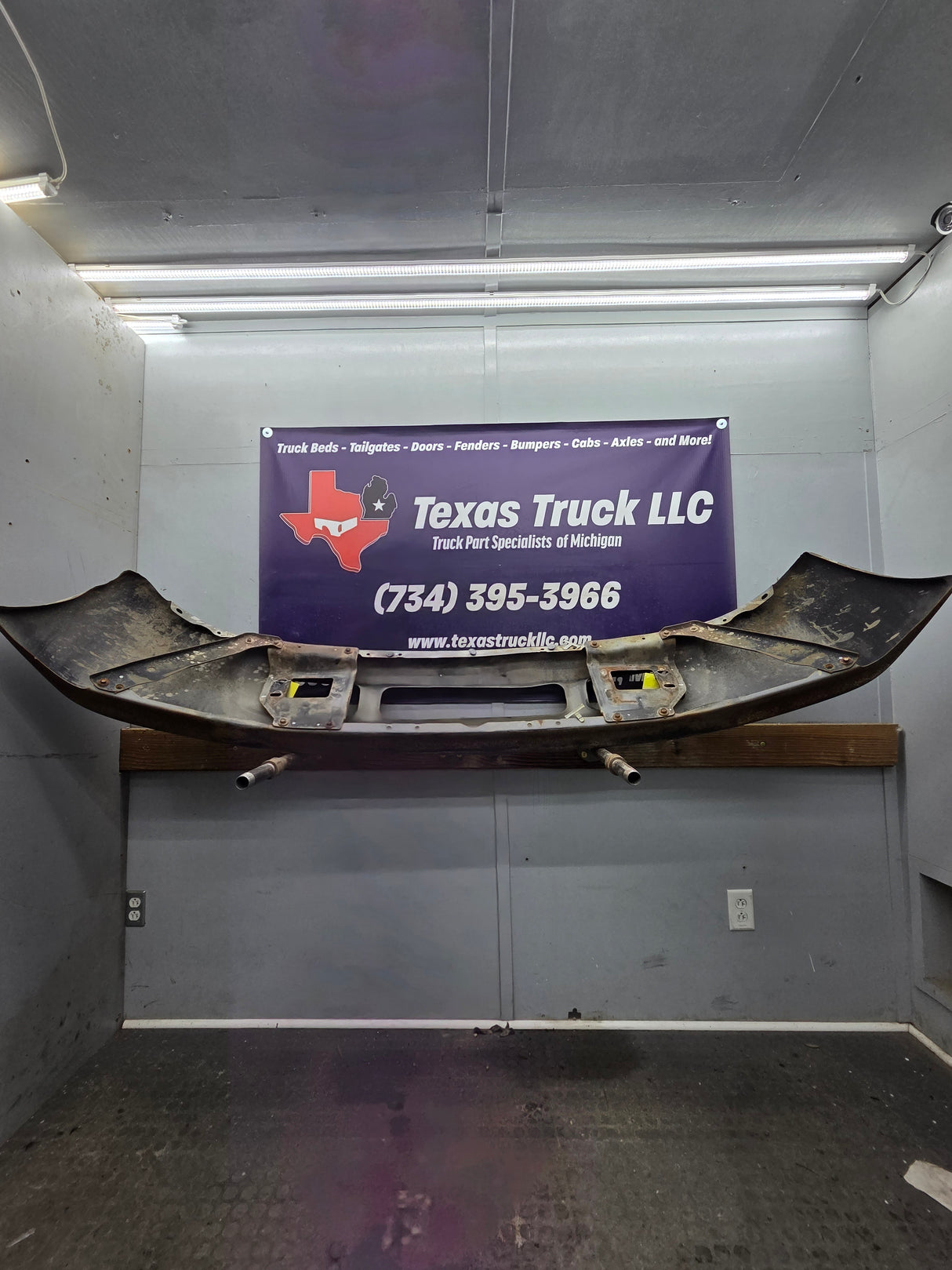 1999-2004 Ford Super Duty F250 F350 F450 F550 Excursion Front Bumper