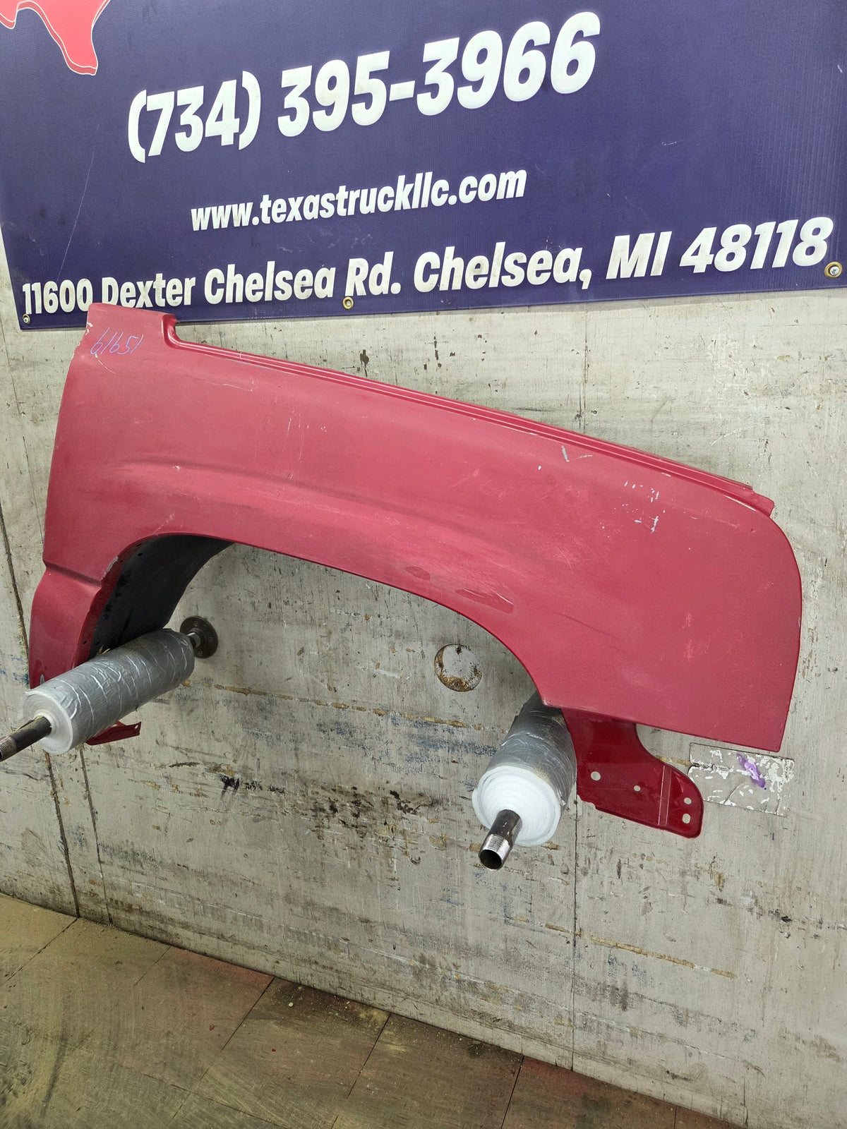 2003-2007 Chevrolet Silverado / Tahoe / Suburban 1500 2500 3500 HD RH Passenger Side "Cateye" Front Fender