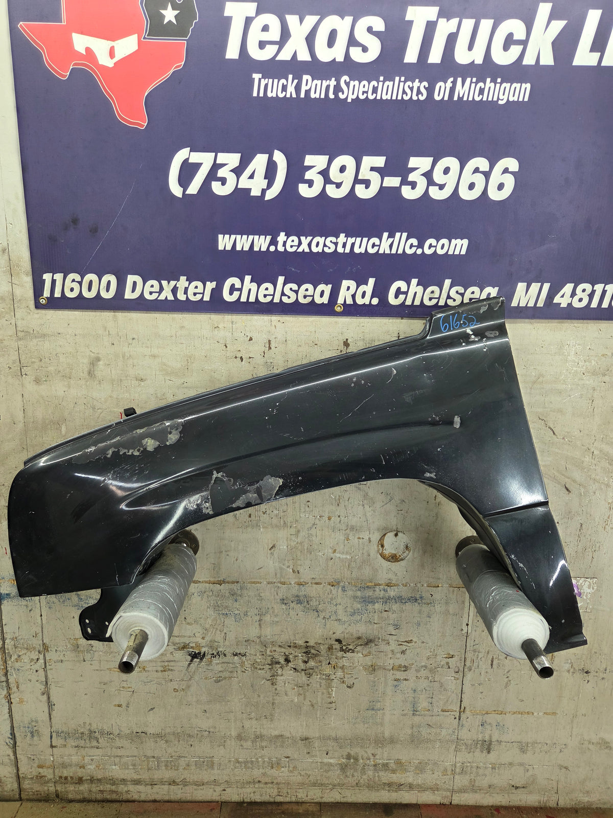 2003-2007 Chevrolet Silverado / Tahoe / Suburban 1500 2500 3500 HD LH Driver Side "Cateye" Front Fender