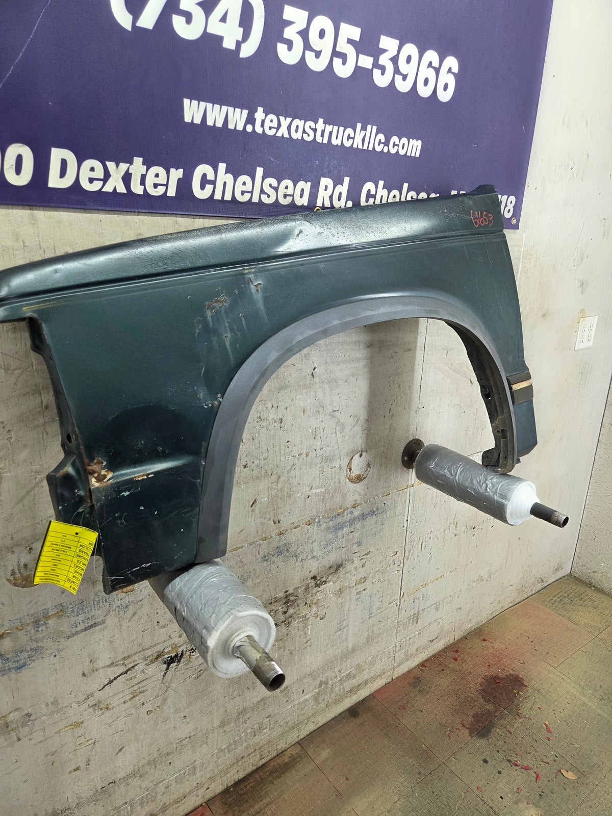 1982-1993 Chevrolet / GMC S10 S15 Sonoma Left Hand Driver Side Front Fender-Damage