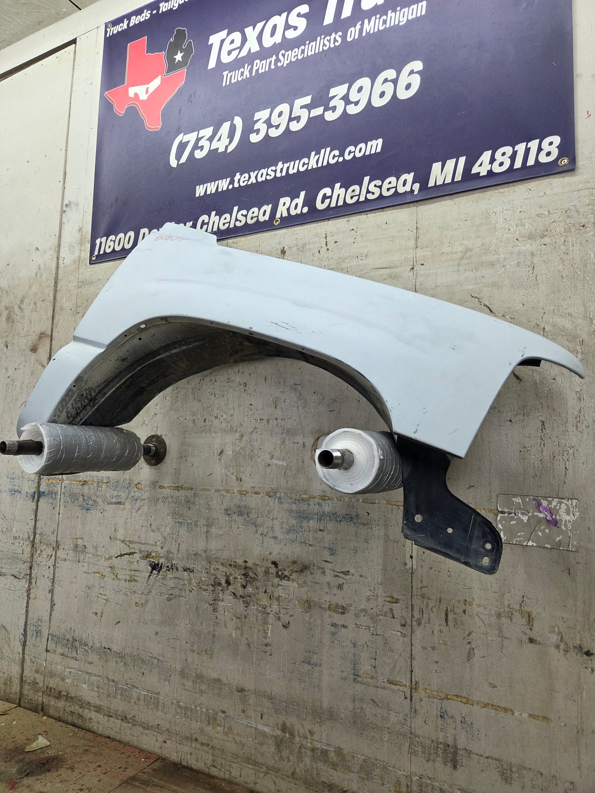 1999-2002 Chevrolet Silverado / Tahoe / Suburban 1500 2500 3500 HD Passenger Front Fender