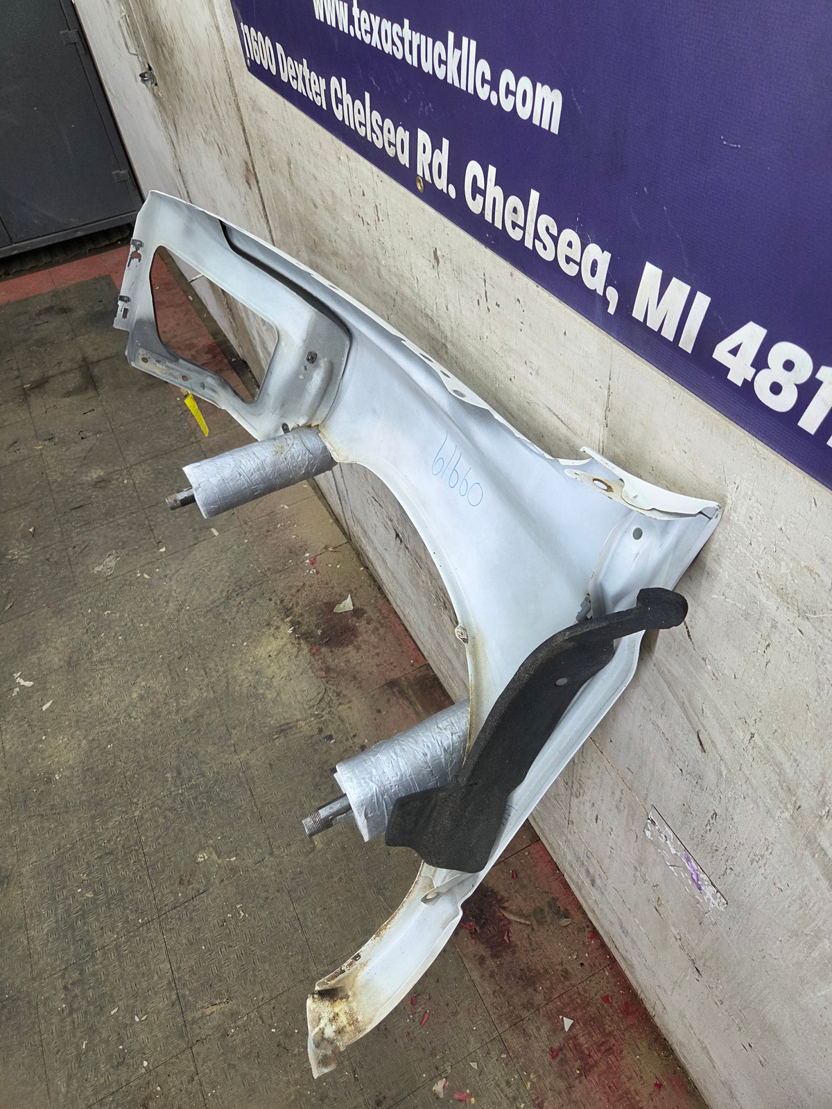 2003-2005 Dodge Ram 3rd Gen 1500 2500 3500 RH Passenger Side Fender