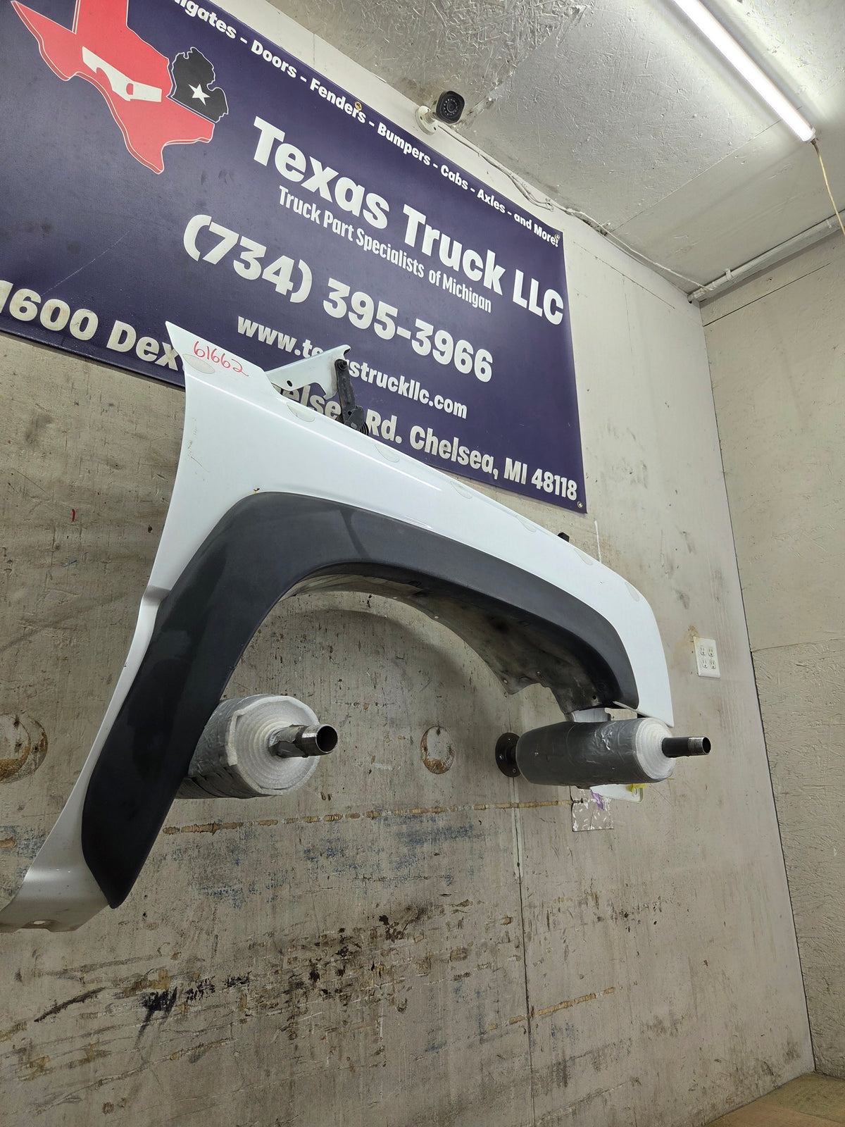2003-2007 Chevrolet Silverado / Tahoe / Suburban 1500 2500 3500 HD RH Passenger Side "Cateye" Front Fender